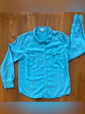 Crown & Ivy Beach Turquoise Shirt